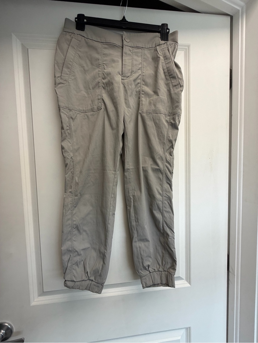 Athleta women’s Cargo Jogger Pants - Light Beige - Picture 1 of 3